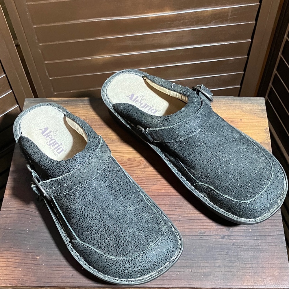 Alegria clogs
